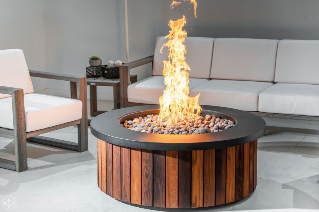 Propane vs. Natural Gas Fire Pits: What’s the Difference?