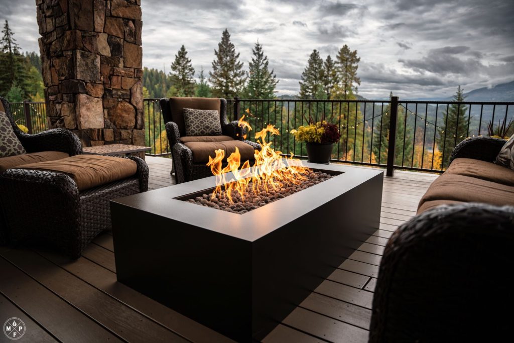 Finding Your Perfect Fire Pit: A Style Guide to Enhance Your Outdoor Space