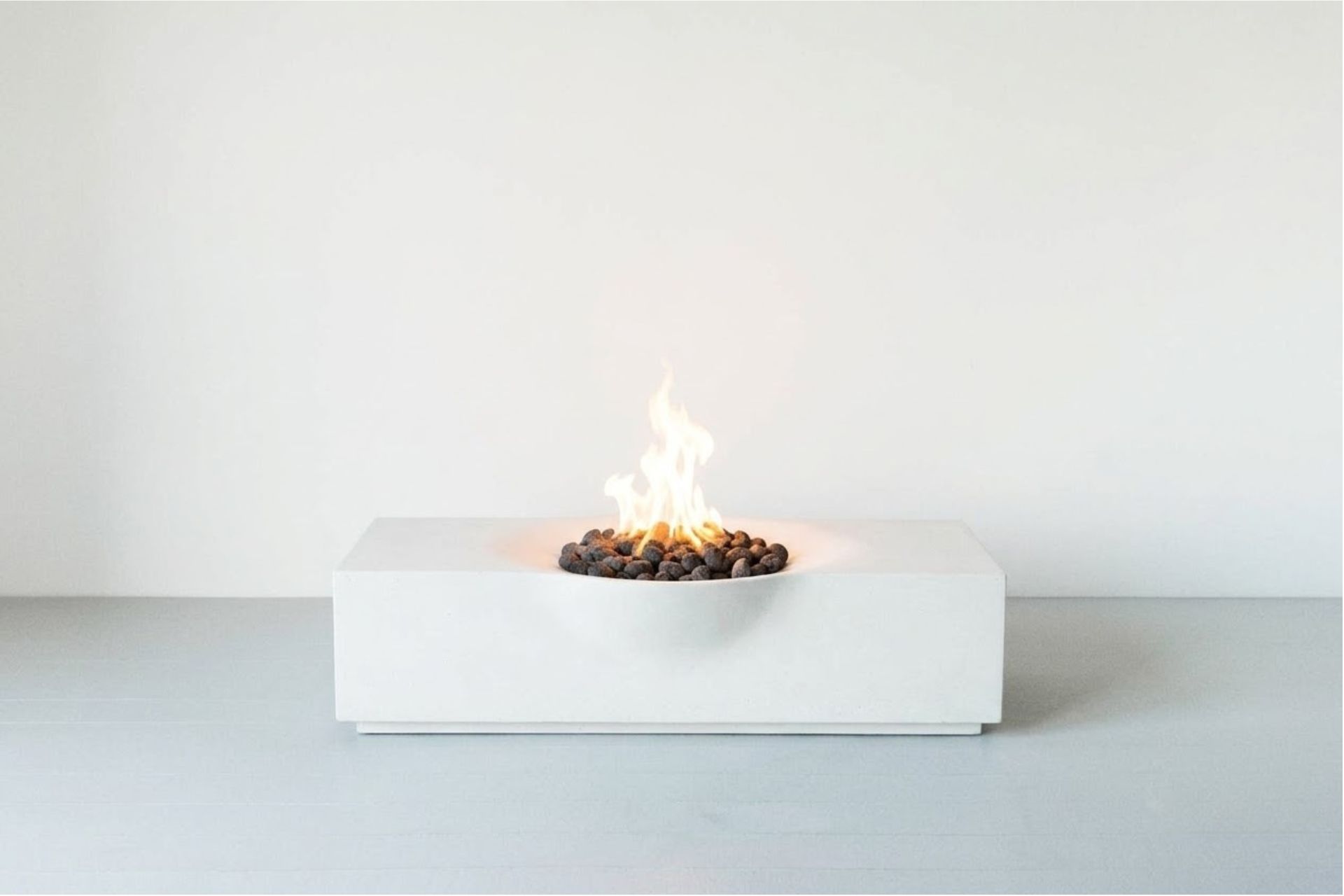 Nido Front Nido Shasta Snow Fast Ship Fire Table