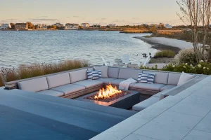 Outdoor fire pit